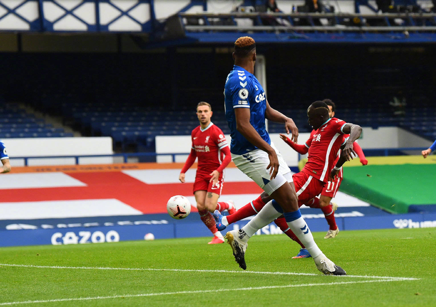 不仅是对两 不仅是对两