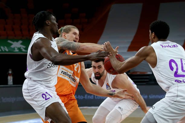 场上意识和 场上意识和