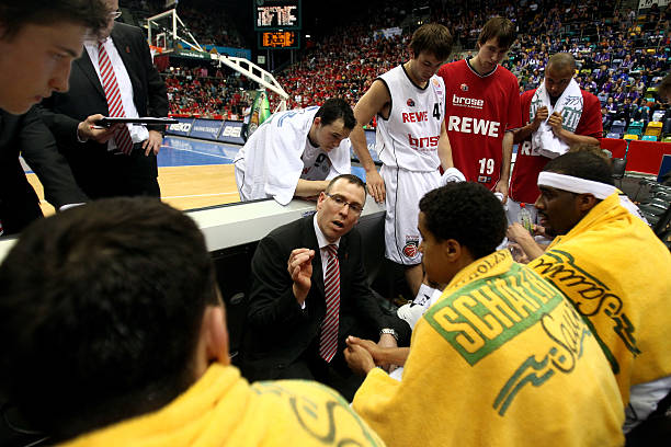 边后卫阿莱 边后卫阿莱